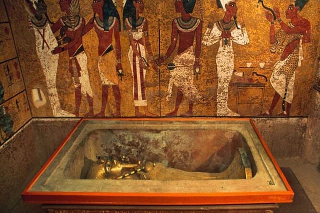 Valley of the Queens and King Tuts Tombs Hatshepsut in Luxor