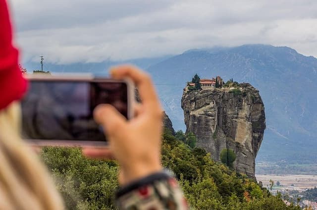 Meteora Half-Day Small Group Monasteries Tour with Hotel Pickup