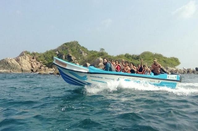 East Coast Wonders: Tour from Sigiriya to Trincomalee & Nilaveli