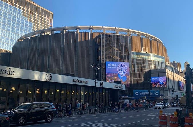 Chelsea NYC Walking Tour & Scavenger Hunt Guide