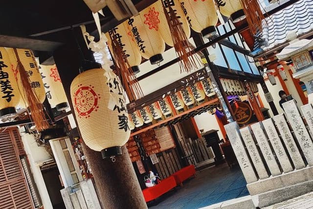 Ultimate Osaka Walking Tour: Castle, Dotonbori, Gems & Lunch