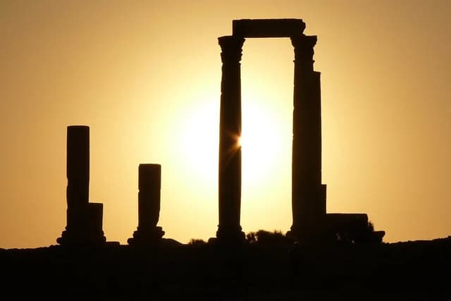 From Amman: Full-Day Tour to Amman City and Desert Castles