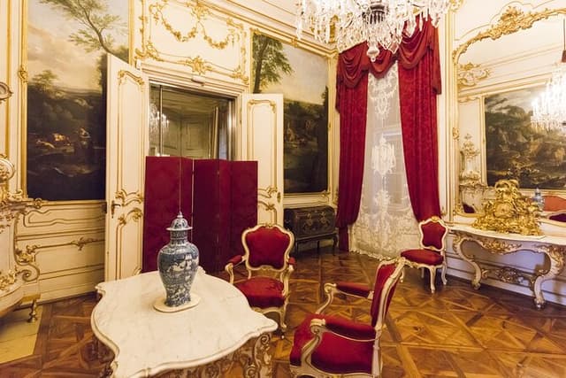 Skip-the-line Schonbrunn Palace Rooms & Gardens Private Tour