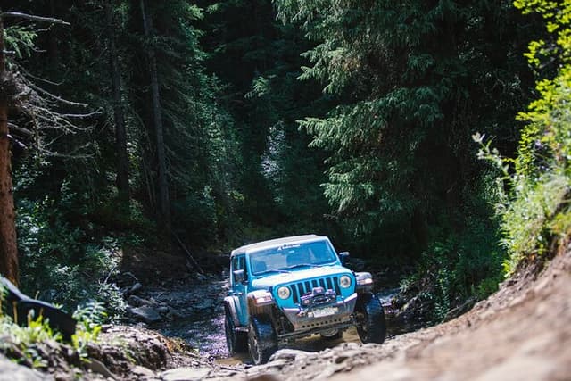 Private Jeep Tour in Vail – You Drive, We Guide