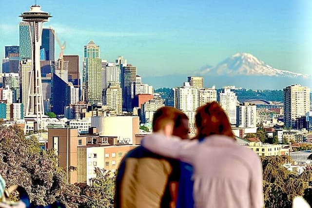 The Best of Seattle and Majestic Snoqualmie Waterfalls