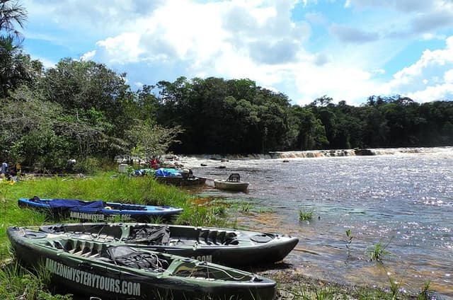 6-Day Guided Kayak Expedition in the Amazon