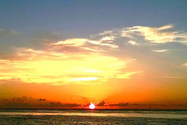Small-Group 2Hr. Sunset Cruise of St. Pete Beach