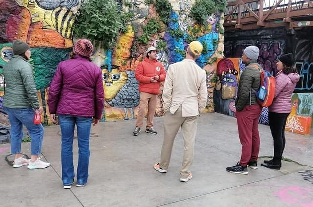 Walking Tour Valparaiso, History and Art Private Optional