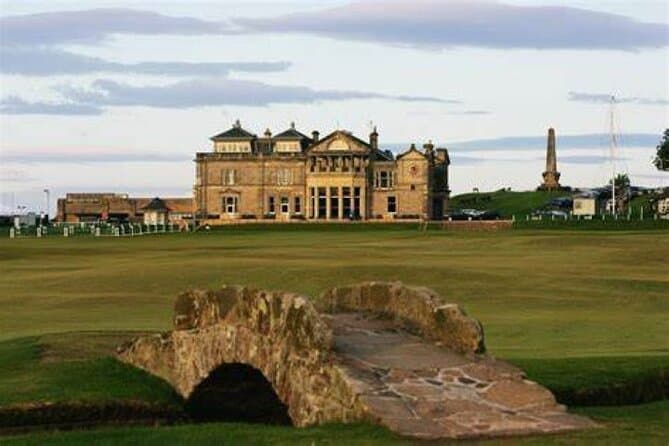 Edinburgh St Andrews Day Tour—Festive Scottish Fun