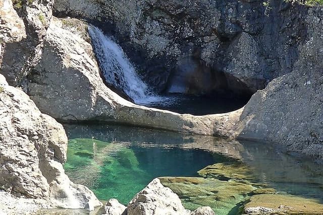 Private Tour to Skye, Fairy Pools, Portree and The Fairy Glen