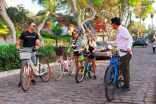 Lima Bike Tour in Miraflores & Barranco - Shared small group