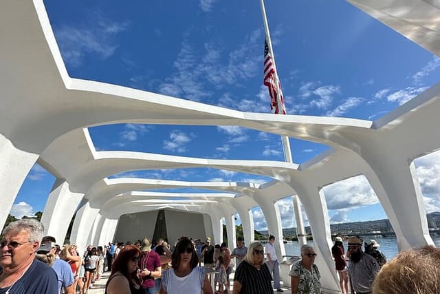 Oahu: Pearl Harbor USS Arizona Memorial Small Group Tour