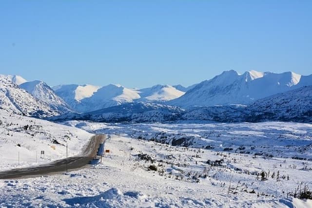 Guided Winter Wonderland Tour to Canada