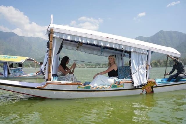 Private Kashmir Family 7-Day Tour