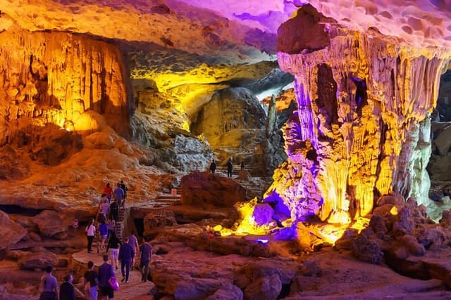 Best Halong 5 star Day Trip, inclusive,buffet,cave,kayak,transfer