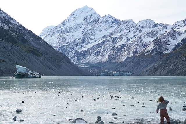 Tekapo Shuttle: Lake Tekapo to Mt Cook National Park
