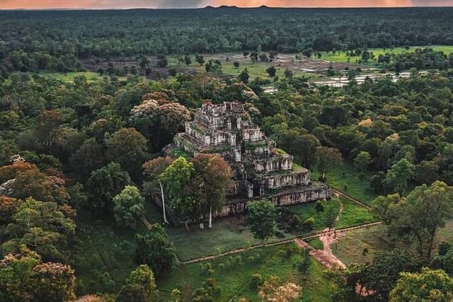 Full-Day Tour to Beng Mealea and Koh Ker Temple