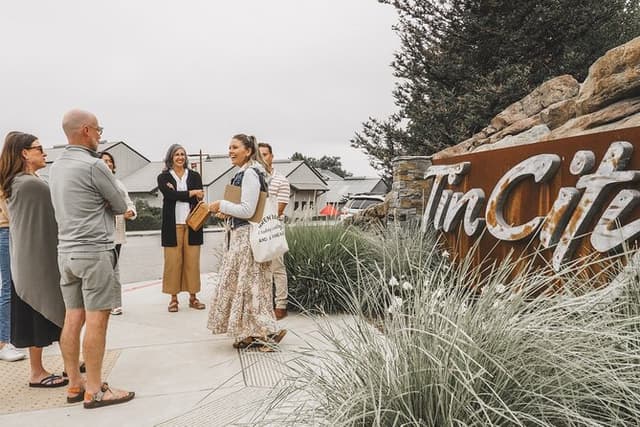 Tin City Walking Tour Paso Robles: Wine, Lunch & Spirits