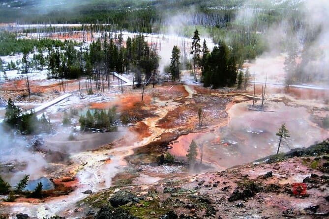 Ultimate Yellowstone & Grand Teton Audio Driving Adventure