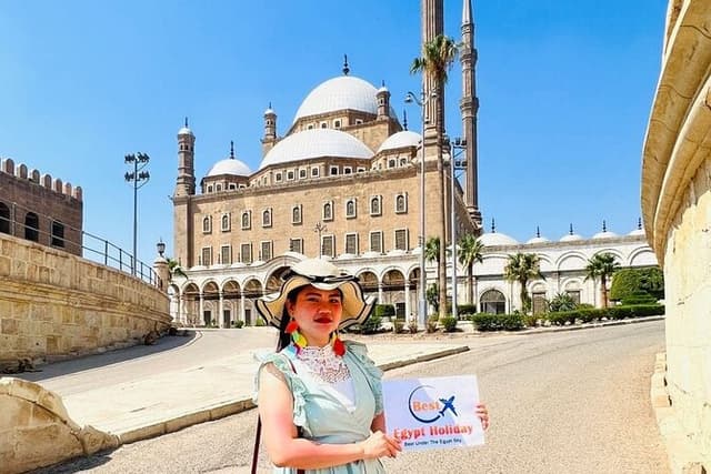 Egyptian Museum Citadel and Old Cairo Day, professional driver