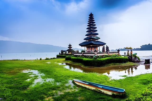 Best of North Bali Tour, Hot Spring, Waterfall, Lake Temples