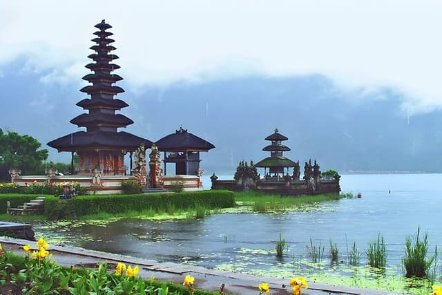 Private Full-Day Car Charter: Beauty of North Bali Tour