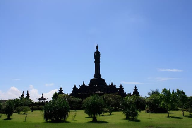 Denpasar Private Half-Day Tour with Market and Optional Lunch