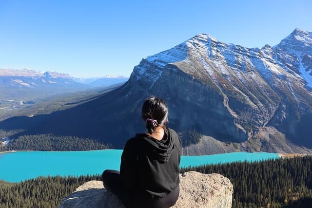 Banff National Park and Lake Louise Small Group Tour