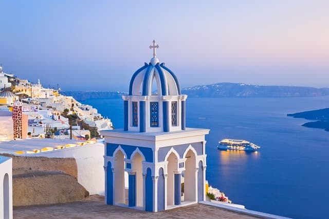 5 Hour Skip Tram Lines Cruise-Friendly Tour & Wine Experience