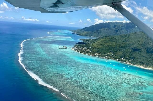 Tahiti Full Day Tour with Private Cessna Flight (Moorea & Tahiti)