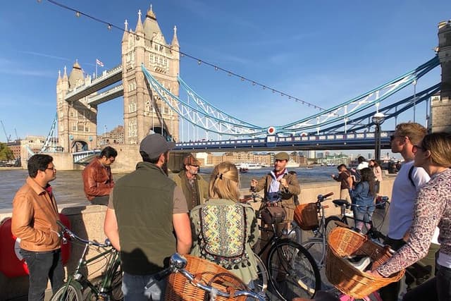 Private City & Secrets: Explore London's Hidden Gems