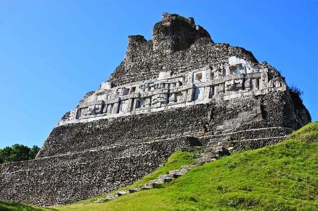 Xunantunich Maya Ruin and River Tubing with Lunch