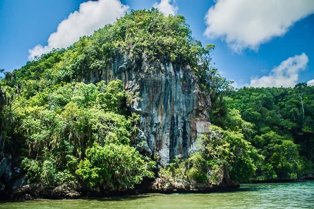 Punta Cana 3in1 Adventure: Los Haitises Park, Waterfall & Montaña