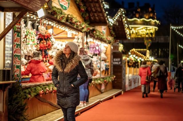 Edinburgh Holiday Food Tour: Donuts, Pastries, & Sweet Treats