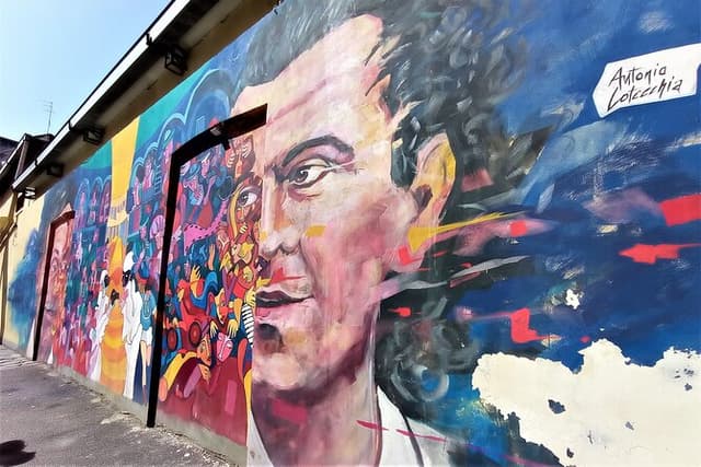 Rione Sanità Street Art and Traditions Tour for Small Groups