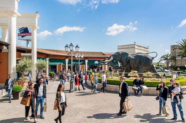 Private Shopping Tour from Rome to Castel Romano Designer Outlet