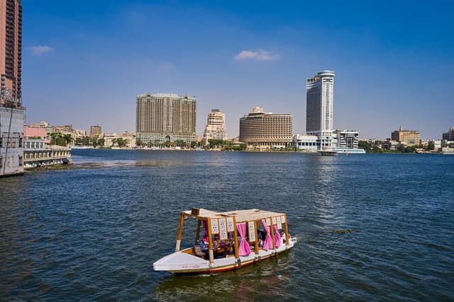 Cafelluca, Private Felucca, 2-hour Nile ride with drinks