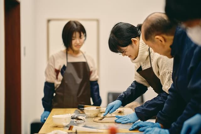 Making of Echizen Lacquerware and Tray Lacquering Experience