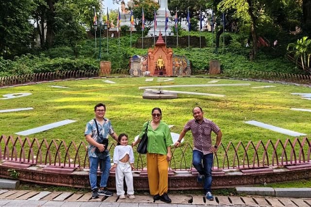 Phnom Penh Full Day Tour with Sunset Cruise