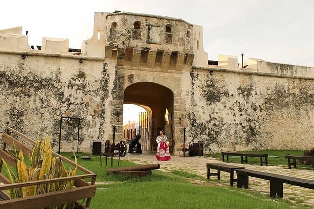 Walled City Tour of Campeche + Fort San Miguel