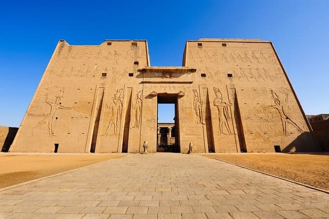 Day Tour From Luxor to Aswan Edfu, Kom Ombo, Philae temple