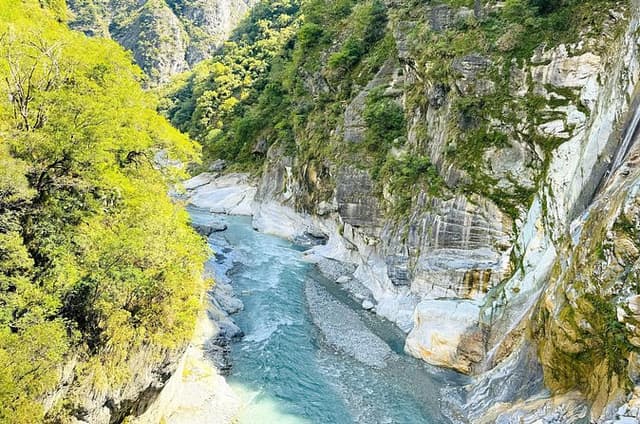 Hualien Taroko Day Tour From Ximending