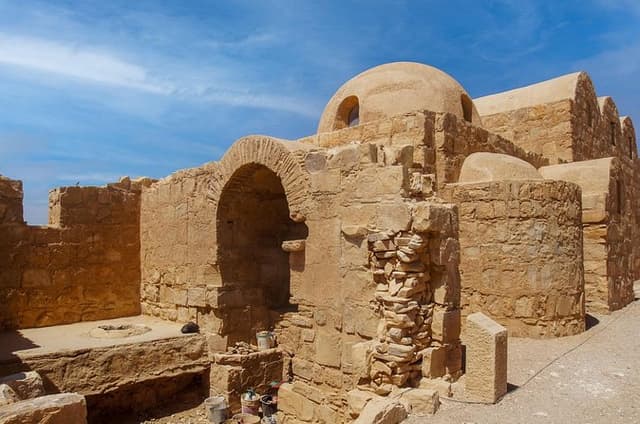 Private Desert Castles Eastern Jordan and Azraq Wetland Tour