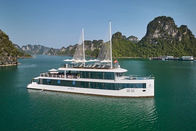 Luxury Jade Sails Cruise: Discover Ha Long Bay Wonders