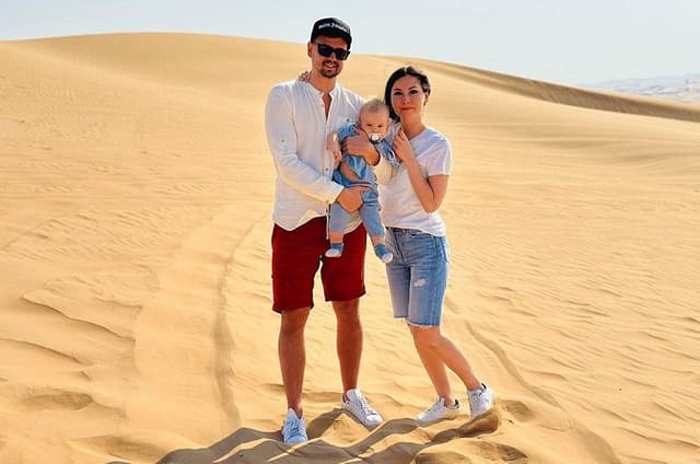 Abu Dhabi Desert Safari With Live Shows & BBQ Buffet Dinner