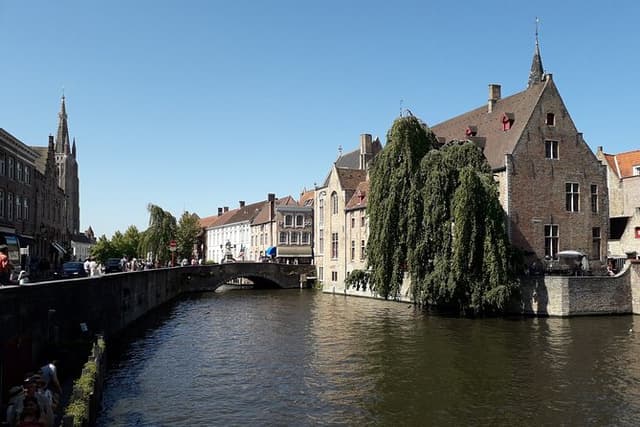 Bruges Beer and Chocolate Walking Tour