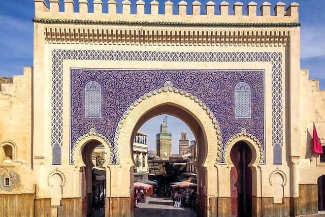 fes visit Private DE town