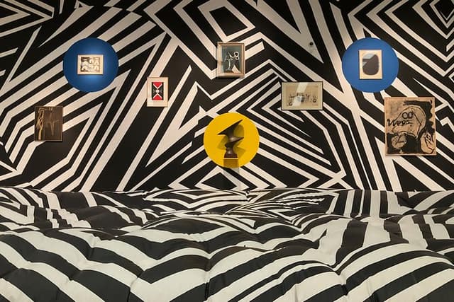 Exploring contemporary art: Private tour of museums with Tickets