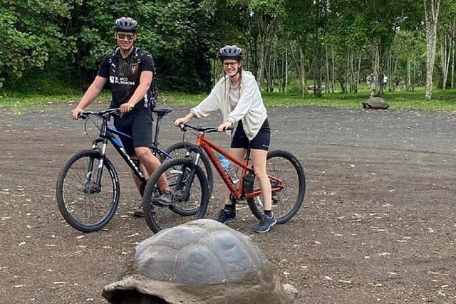 GALAPAGOS in ELECTRIC BICYCLE + Giant Turtles