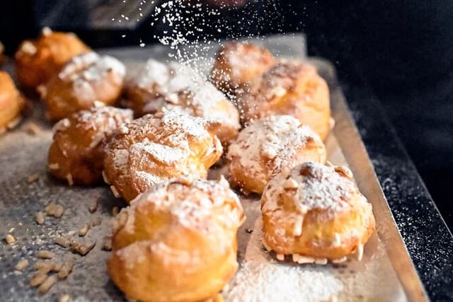 Private Montmartre Food Tour with Wine, Cheese and Pastries